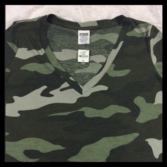 PINK VICTORIA'S SECRET PERFECT V-NECK TEE CAMO - Picture 2 of 3